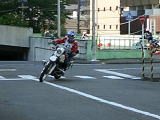巣鴨ワンデーバイクスクールではしるBMW